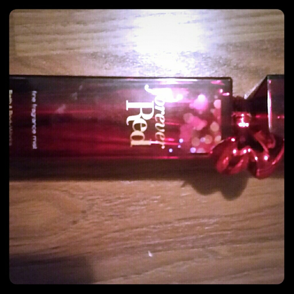 Bath and body works forever red